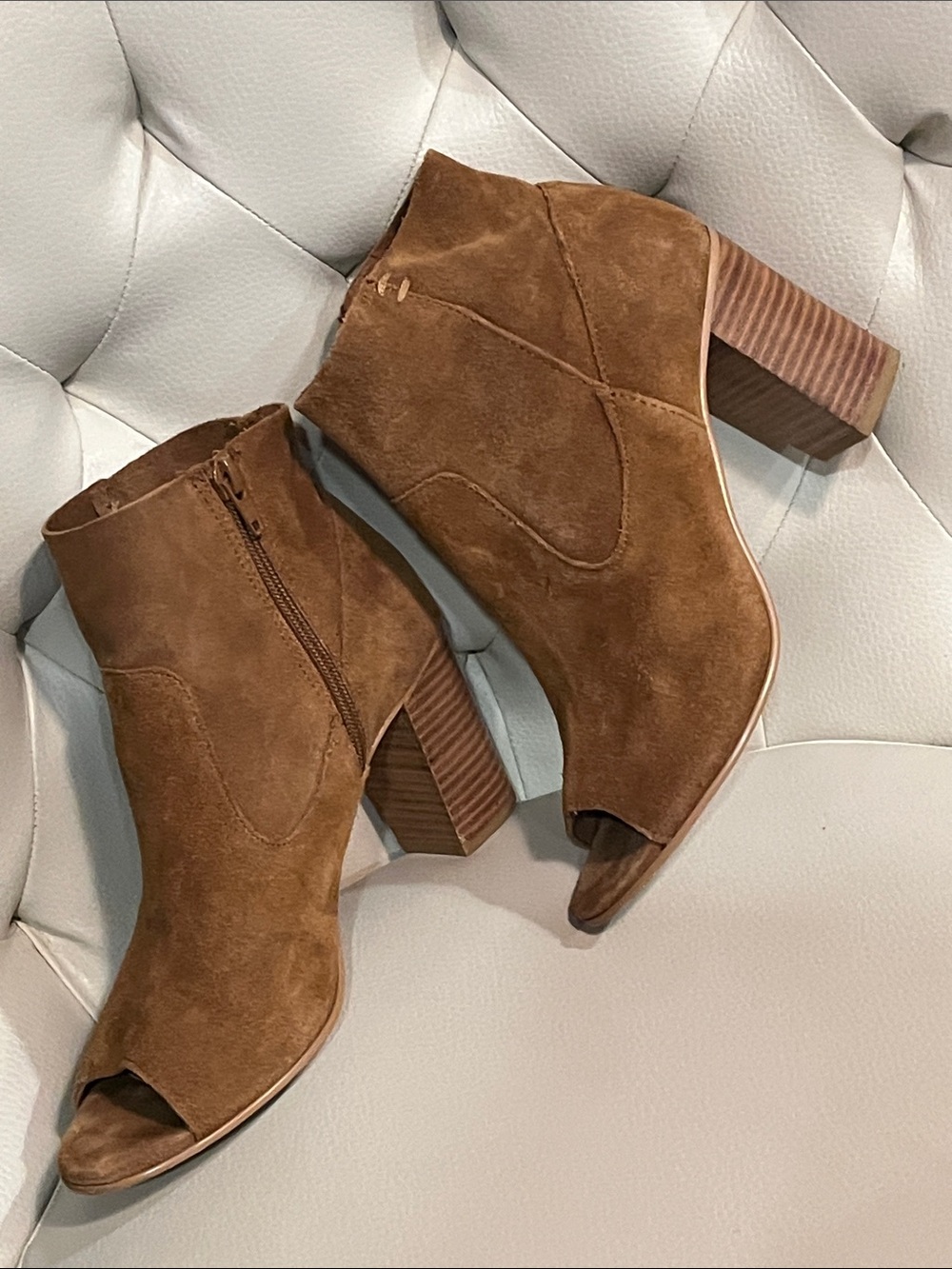 Steve Madden Brown Suede Peep-Toe Ankle Booties 7.5 Beautiful Closet Must Have